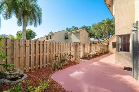 2940 E Aviary Dr, Hollywood, FL 33026 photo 33