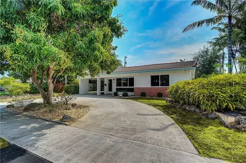 430 SE 3rd Ter, Pompano Beach, FL 33060 photo 2