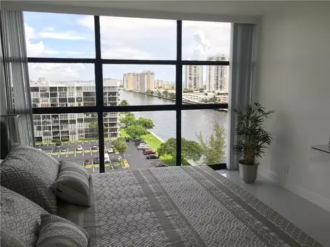888 Vanda Ter, Weston, FL 33327 photo 2
