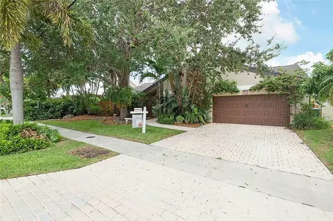 2830 NE 47th St, Lighthouse Point, FL 33064 photo 2
