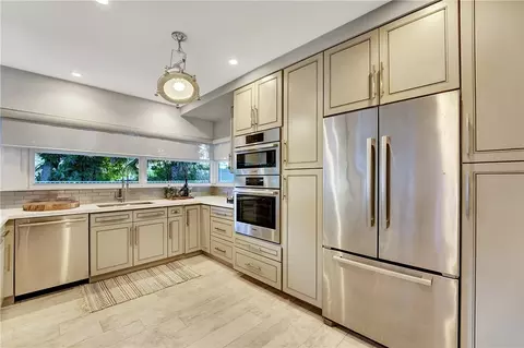 3210 Dover Rd, Pompano Beach, FL 33062 photo 6