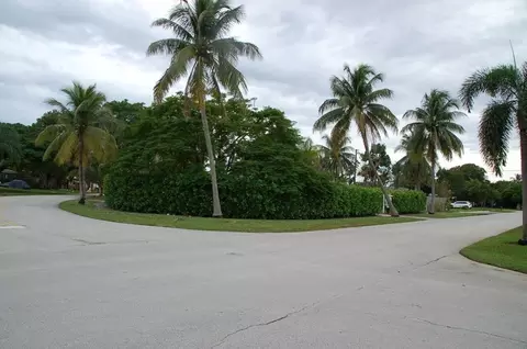 970 Lyons Park Dr, Pompano Beach, FL 33060 photo 3