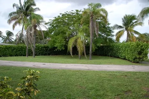 970 Lyons Park Dr, Pompano Beach, FL 33060 photo 2