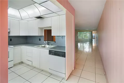 2004 Granada Dr #E4, Coconut Creek, FL 33066 photo 5