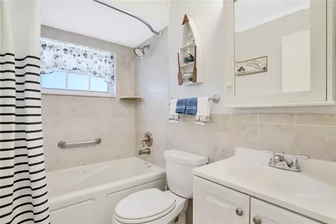 5317 Pine Cir, Coral Springs, FL 33067 photo 17