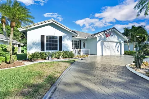 5317 Pine Cir, Coral Springs, FL 33067 photo 2
