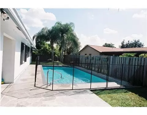 9744 NW 43rd St, Sunrise, FL 33351 photo 4