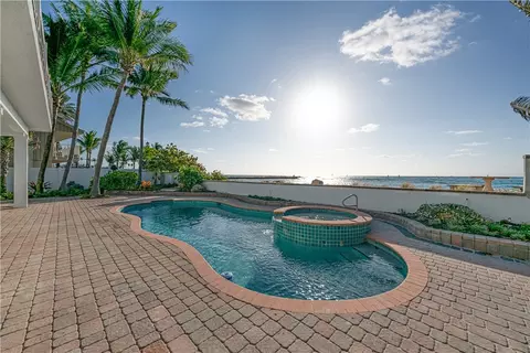 2302 Bay Dr, Pompano Beach, FL 33062 photo 10