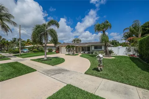 341 SE 3rd St, Pompano Beach, FL 33060 photo 2
