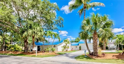 2571 NW Eventide Pl, Stuart, FL 34994 photo 2