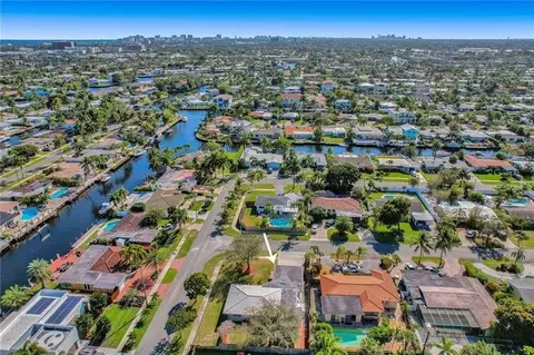 361 SE 8th Ct, Pompano Beach, FL 33060 photo 4