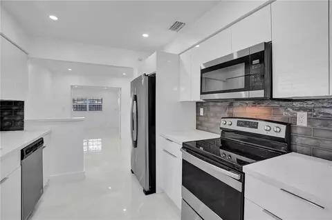 361 SE 8th Ct, Pompano Beach, FL 33060 photo 20