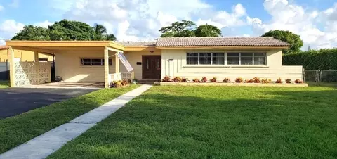 790 W 63rd Dr, Hialeah, FL 33012 photo 2