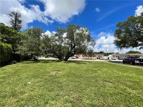 790 W 63rd Dr, Hialeah, FL 33012 photo 40