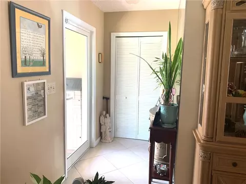431 SE 5th Ct, Pompano Beach, FL 33060 photo 8