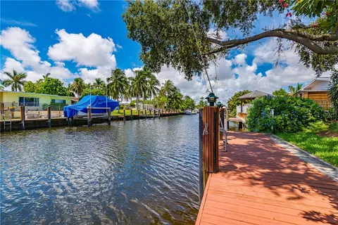 290 SE 9th St, Pompano Beach, FL 33060 photo 7