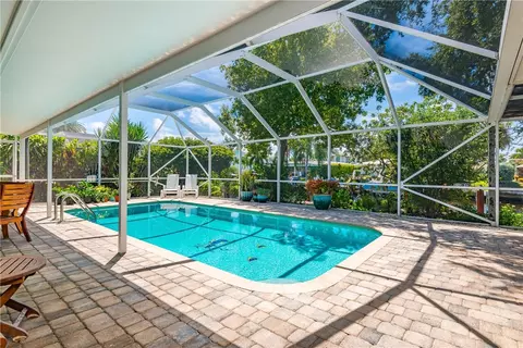 290 SE 9th St, Pompano Beach, FL 33060 photo 1