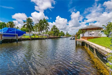 290 SE 9th St, Pompano Beach, FL 33060 photo 9