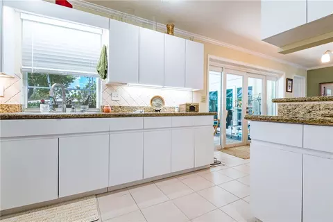 290 SE 9th St, Pompano Beach, FL 33060 photo 28