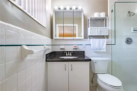 290 SE 9th St, Pompano Beach, FL 33060 photo 17