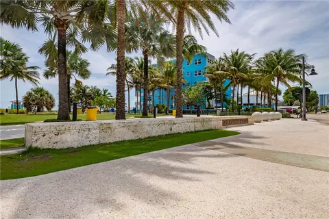 290 SE 9th St, Pompano Beach, FL 33060 photo 45
