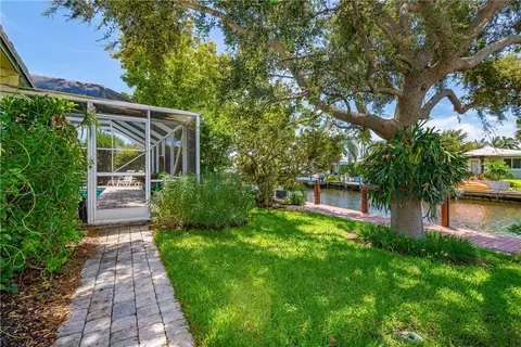 290 SE 9th St, Pompano Beach, FL 33060 photo 5