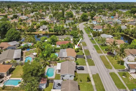 7308 Forest Blvd, North Lauderdale, FL 33068 photo 10