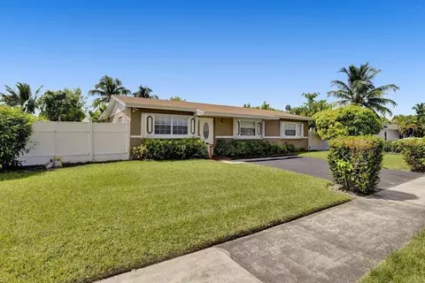 7308 Forest Blvd, North Lauderdale, FL 33068 photo 2