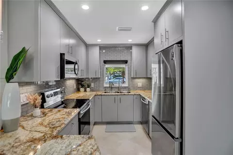 1925 Ocean Mist Dr, Pompano Beach, FL 33062 photo 16