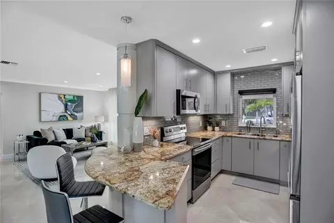 1925 Ocean Mist Dr, Pompano Beach, FL 33062 photo 12
