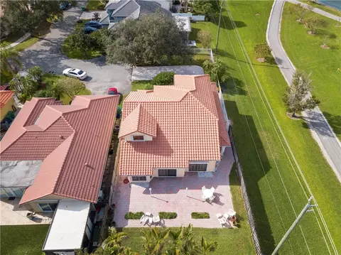 2995 E Budd Dr, Hollywood, FL 33026 photo 5