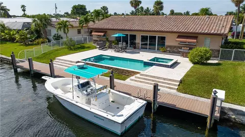 650 SE 7th Ave, Pompano Beach, FL 33060 photo 2