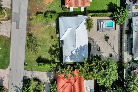 210 S Riverside Dr, Pompano Beach, FL 33062 photo 8