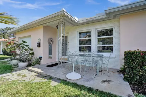 210 S Riverside Dr, Pompano Beach, FL 33062 photo 1