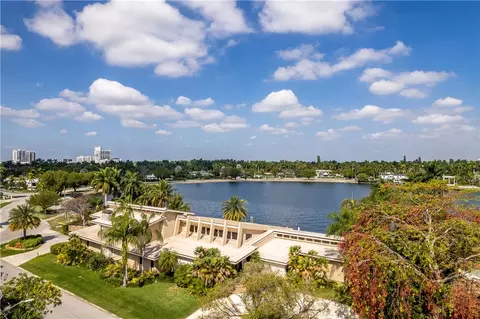 1161 S Southlake Dr, Hollywood, FL 33019