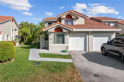 7378 Pinewalk Dr #38-8, Margate, FL 33063