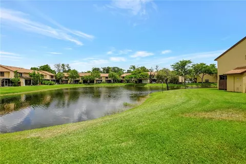 3966 Cocoplum Cir UNIT E, Coconut Creek, FL 33063 photo 29
