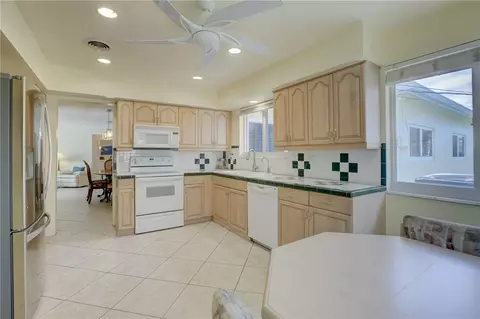 4014 Pierce St, Hollywood, FL 33021 photo 16