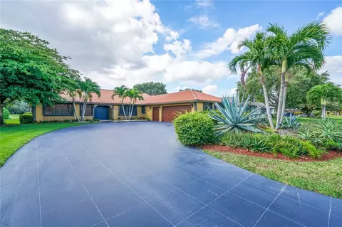 403 Glenbrook Dr, Atlantis, FL 33462 photo 1