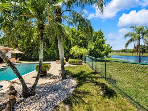 3165 Estates Dr, Pompano Beach, FL 33069 photo 31