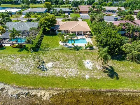 3165 Estates Dr, Pompano Beach, FL 33069 photo 35