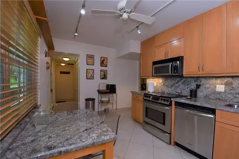 802 Cypress Grove Ln #108, Pompano Beach, FL 33069 photo 9
