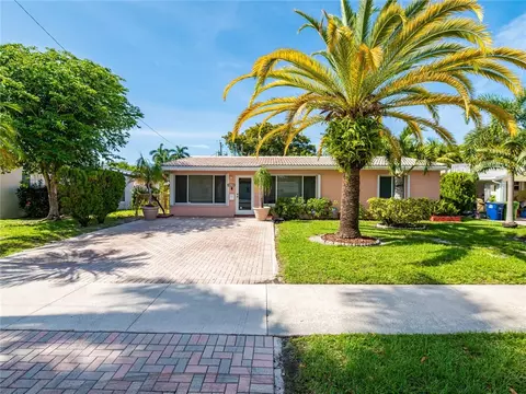 919 NE 5th St, Hallandale Beach, FL 33009