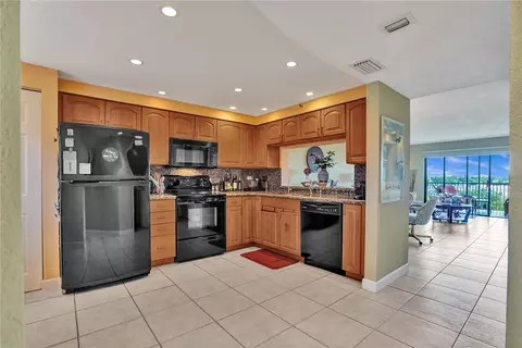 2206 S Cypress Bend Dr #506, Pompano Beach, FL 33069