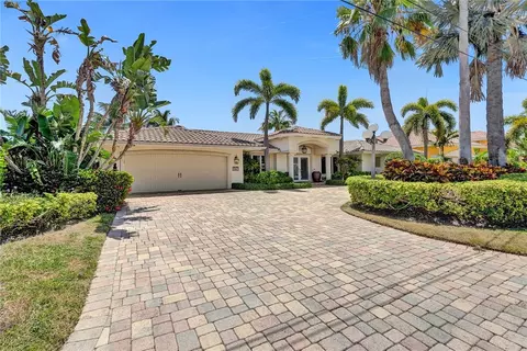 3740 NE 27th Ave, Lighthouse Point, FL 33064