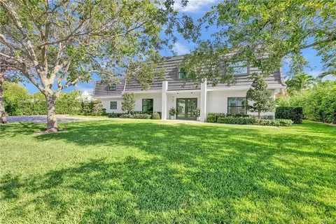 9 Tahoe Ln, Sea Ranch Lakes, FL 33308