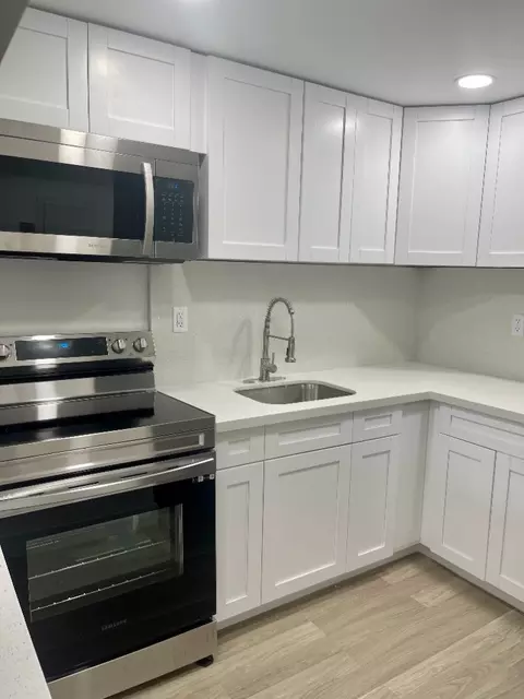 9021 Sunrise Lakes Blvd #110, Sunrise, FL 33322