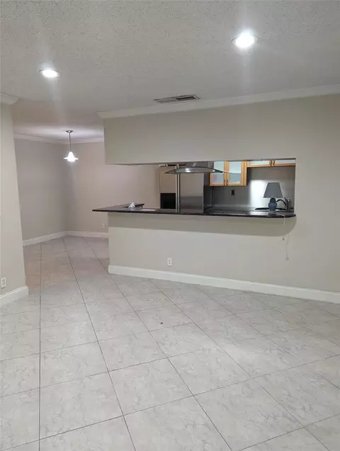 1450 Atlantic Shores Blvd #117, Hallandale Beach, FL 33009