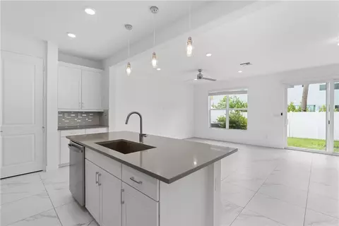 4342 Lago Dr, Lighthouse Point, FL 33064 photo 6