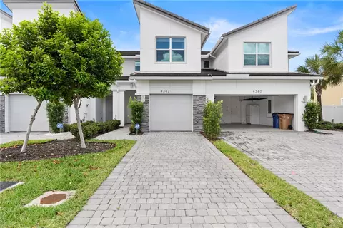 4342 Lago Dr, Lighthouse Point, FL 33064 photo 1